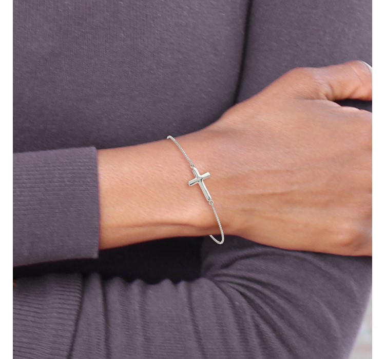QG5805--6 Sterling Silver Polished Cross Adjustable Bracelet