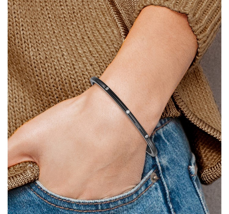 SRB2087--6 Chisel Stainless Steel Polished Black IP-plated with CZ Bangle