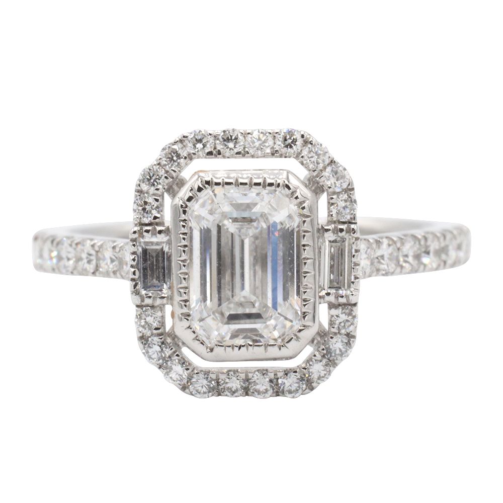 21100889 (2)-newline Halo Engagement Ring, White Gold - MIDLR60436