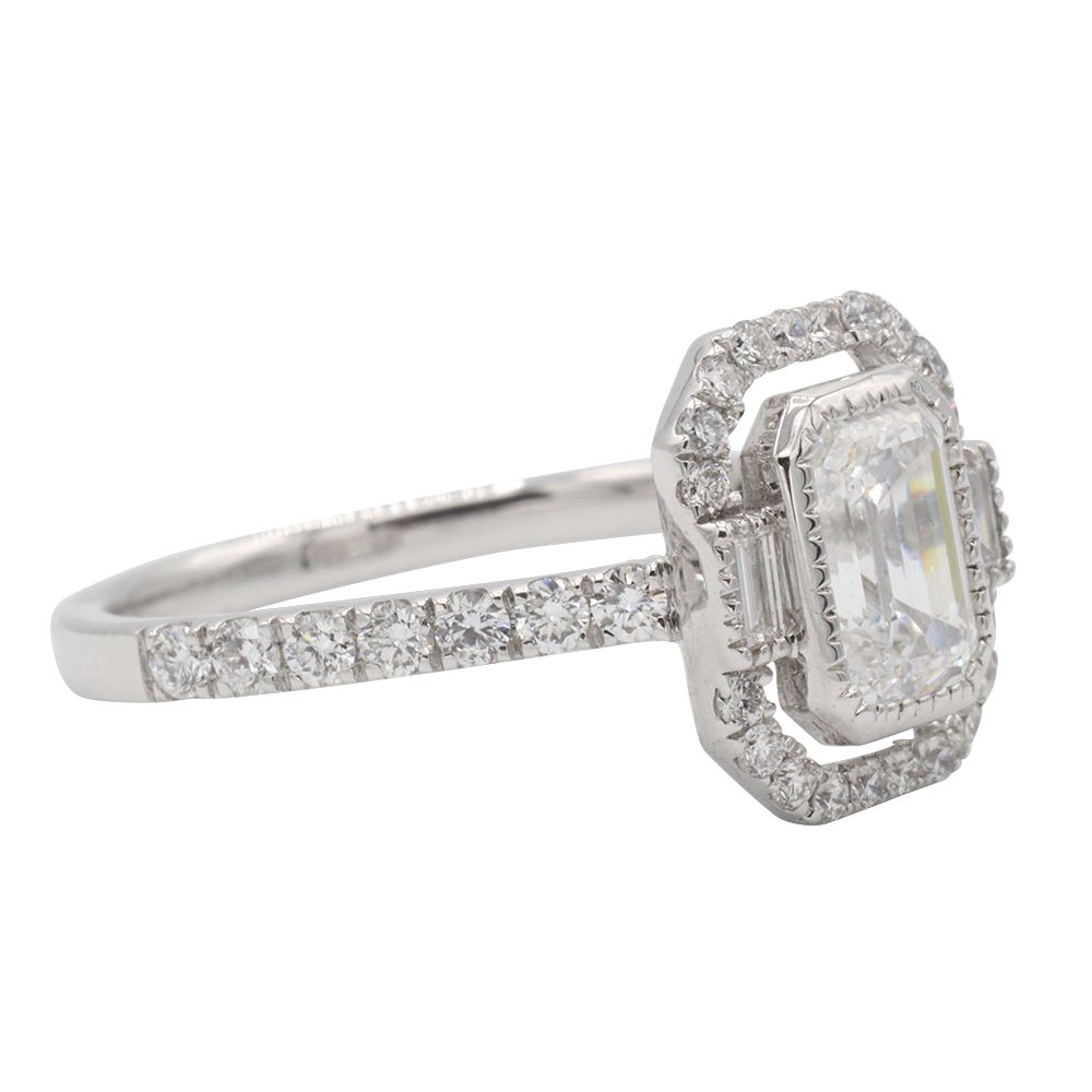 21100889 (3)-newline Halo Engagement Ring, White Gold - MIDLR60436